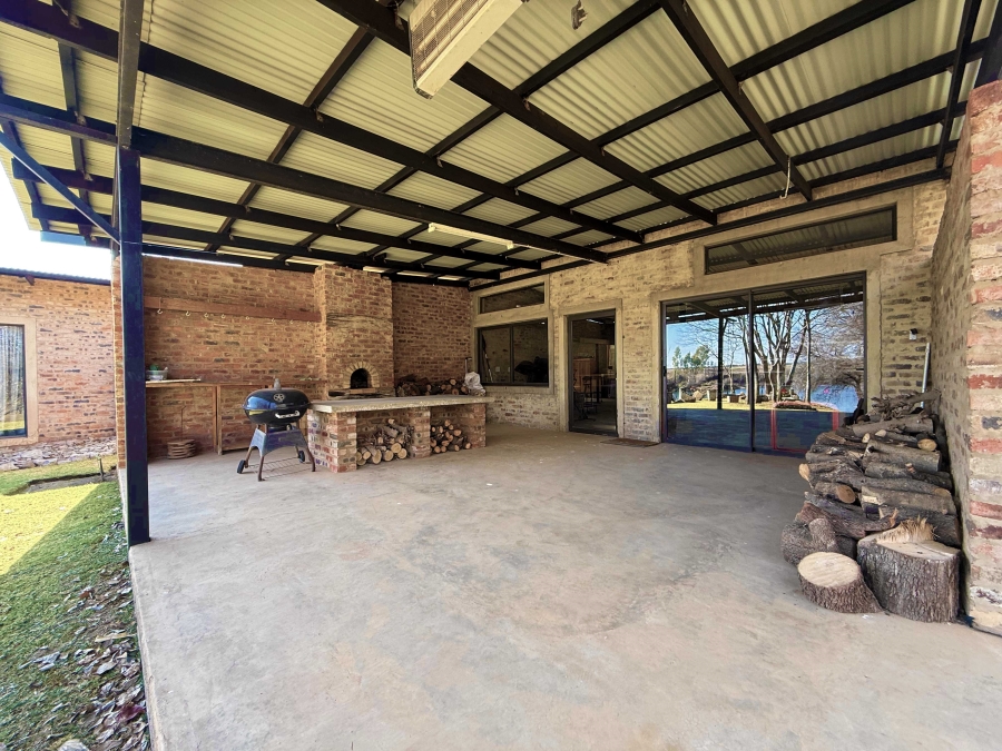 5 Bedroom Property for Sale in Viljoenskroon Rural Free State